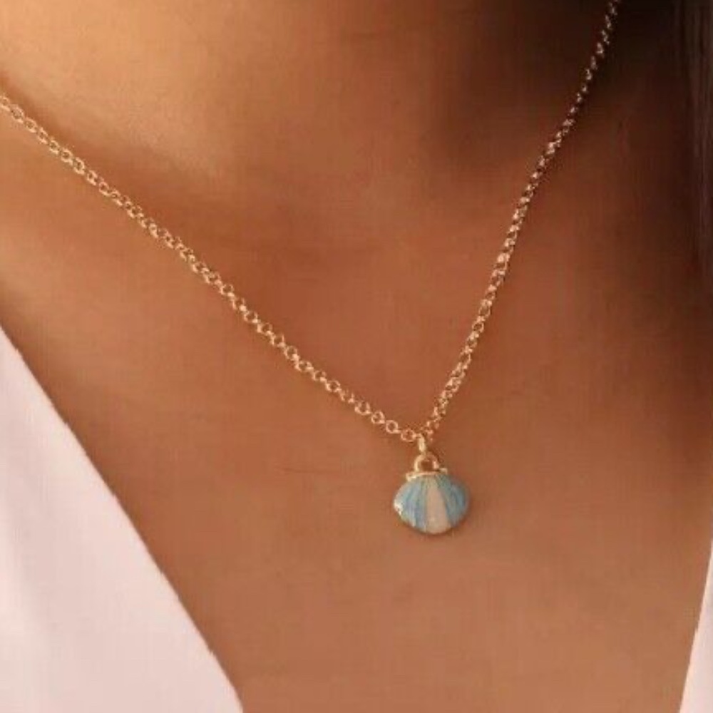 Seashell Necklace Pendant 14K Gold Plate NEW